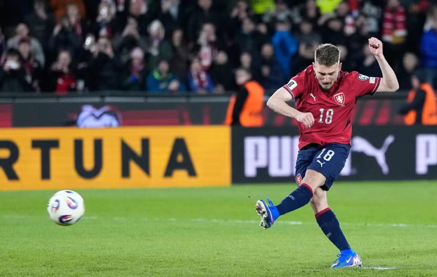 乐鱼官方网站-捷克中场：踢丹麦之前我们练了一周点球；绍切克告诉我该怎么踢